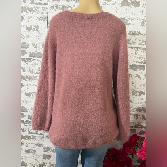 DAVI & DANI Dust Pink Fuzzy Sweater - Picture 4 of 6